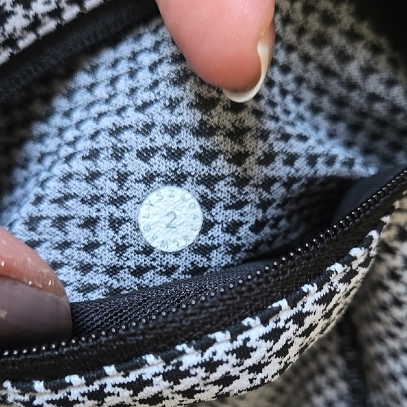 Lululemon Speed Up Tight *Full-On Luxtreme Teeny Tooth White Black Leggings Sz 2 - Picture 10 of 12